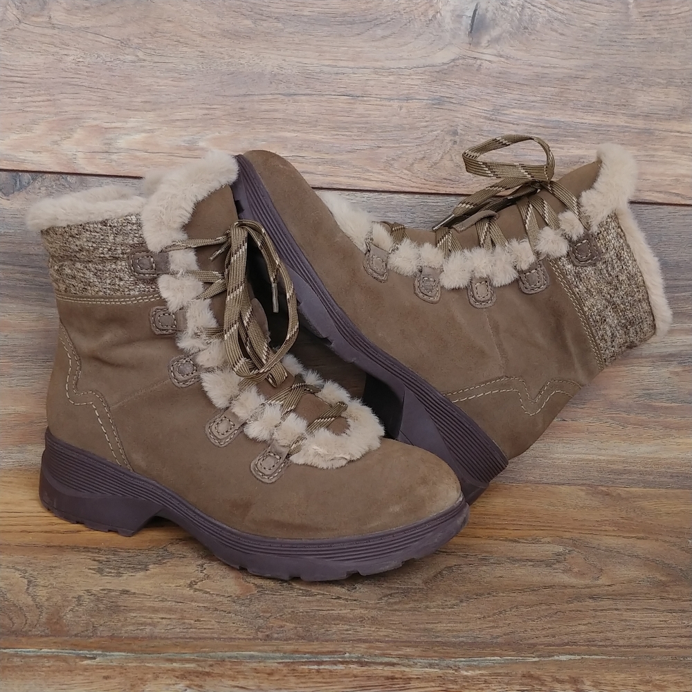 Collection by Clarks Aveleigh Zip Taupe Suede Lace-up Boots